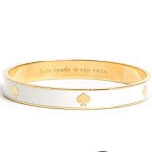 Kate Spade Spot the Spade Bangle Bracelet white / gold